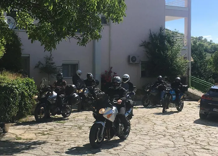 Penzion Vissinokipos - Biker Friendly - Motorradhotel Kastoria